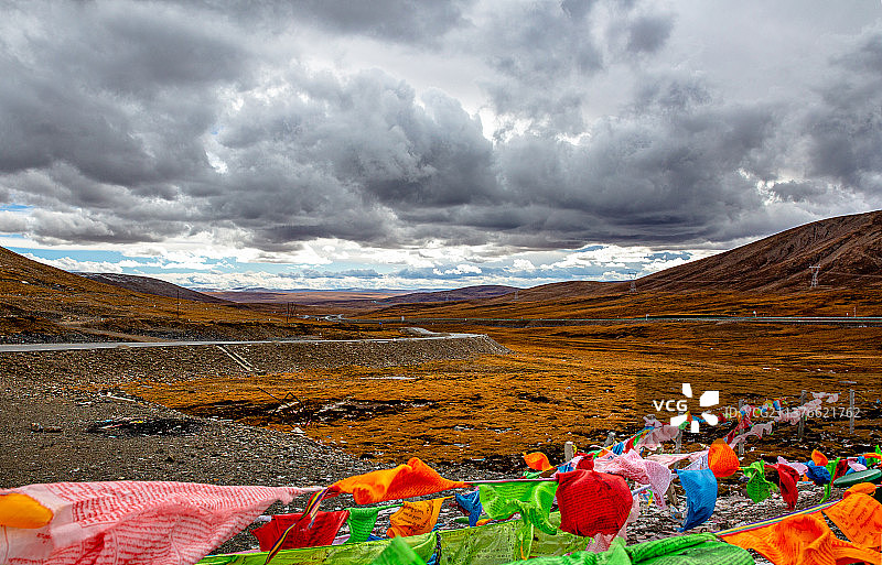 巴颜喀拉山口回望图片素材