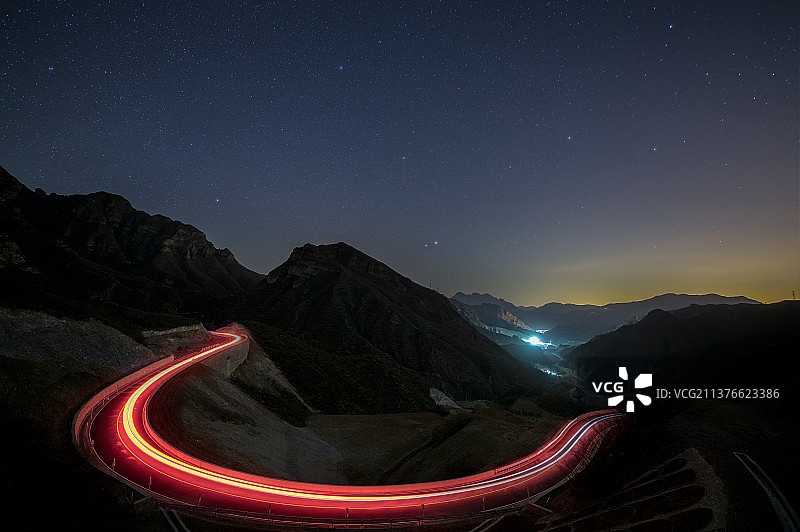 京西山野的公路图片素材