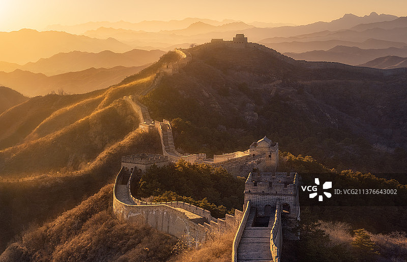 金山岭长城上的日落图片素材