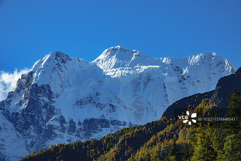 仙乃日雪山图片素材