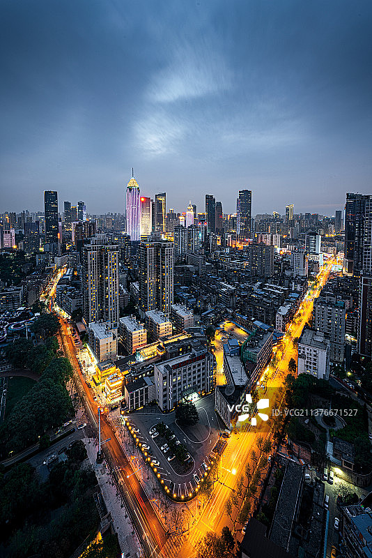 武汉蓝调城市车流夜景图片素材