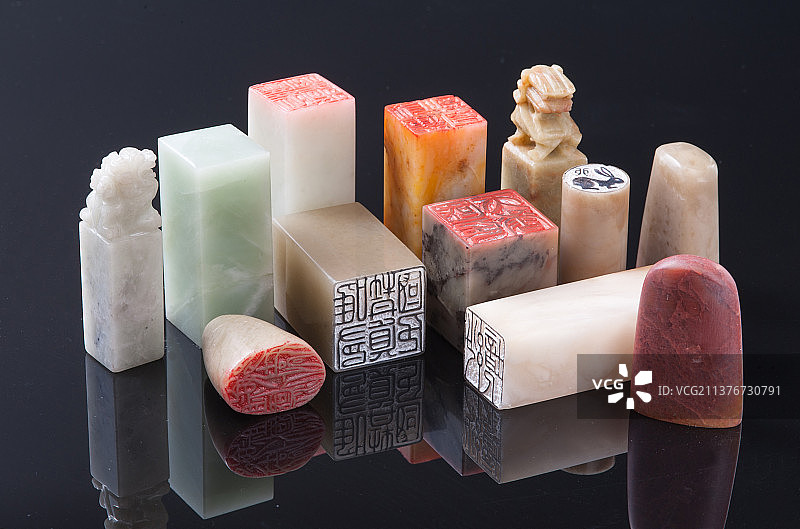 篆刻艺术印章刻刀印泥刻印特写图片素材