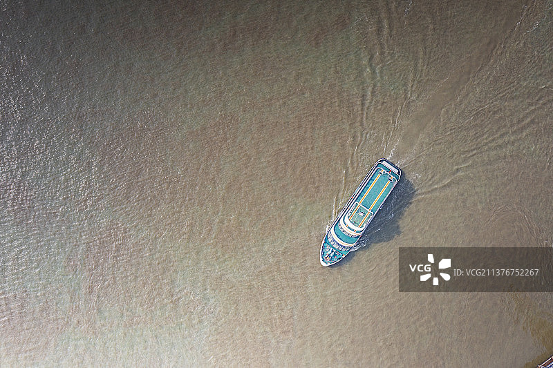 一叶孤舟图片素材