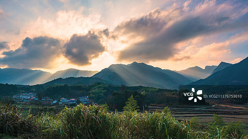 山乡夕照图片素材