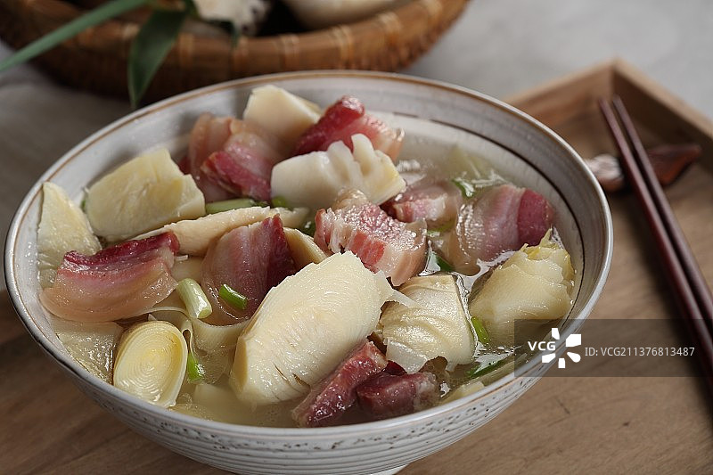 影棚拍摄竹笋菜品腌笃鲜中餐图片素材