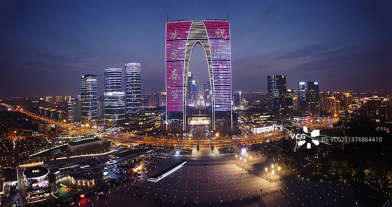 苏州 东方之门 苏州中心 金鸡湖 滨湖公园 吴中区图片素材