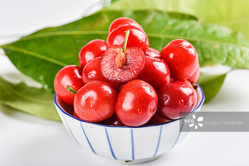 碗里的烟台大樱桃车厘子图片素材
