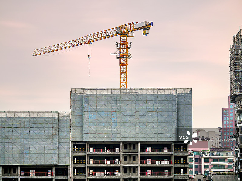 正在建设中的高层房屋图片素材