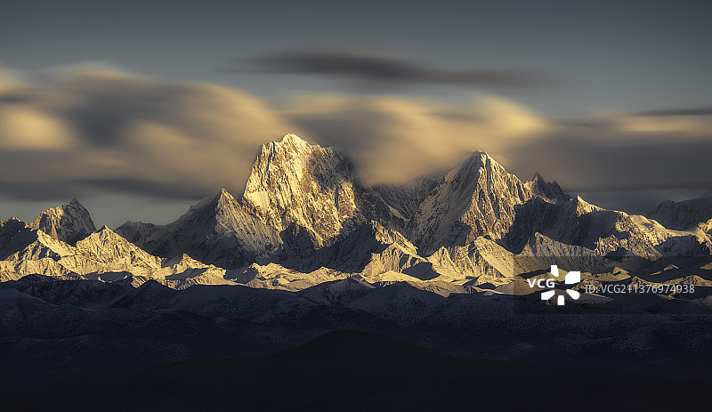 贡嘎群峰图片素材