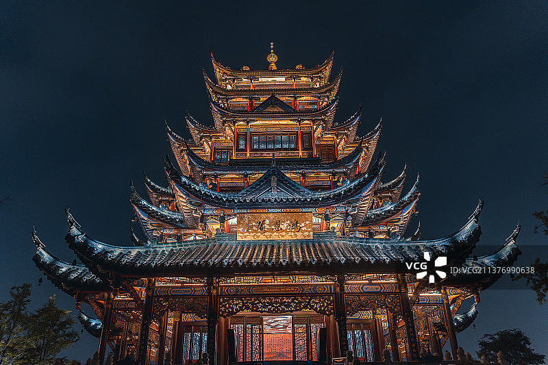 重庆夜幕下的鸿恩寺图片素材