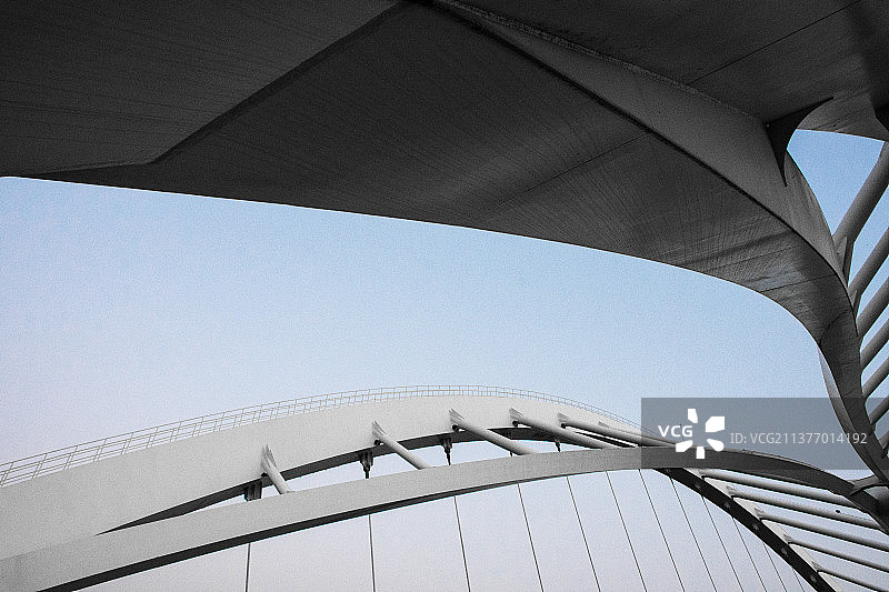 位于杭州钱塘江上的九堡大桥结构图片素材