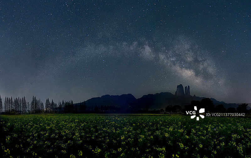 江郎山拱形银河图片素材