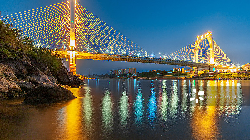 贵港青云大桥夜色图片素材