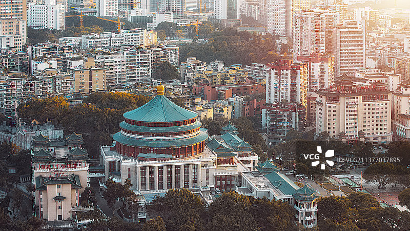 夕阳下的渝中区图片素材
