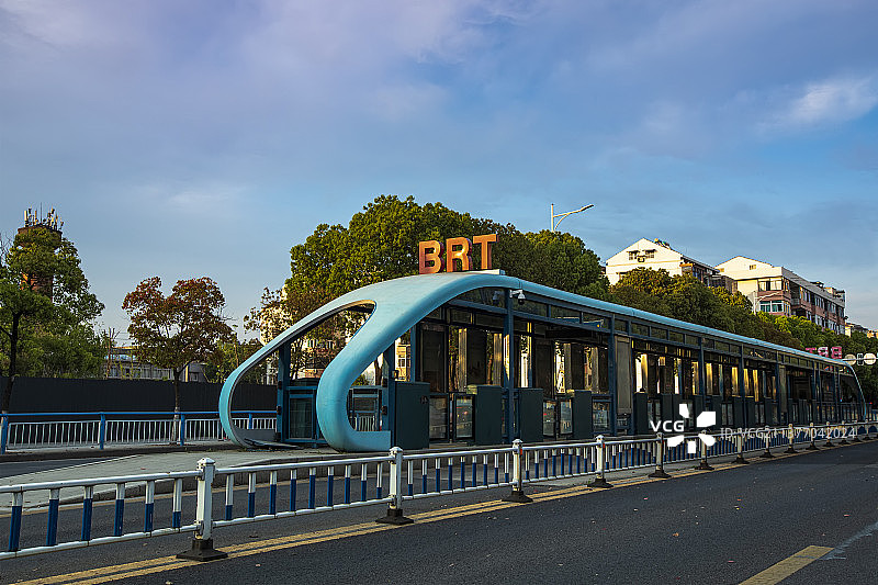 城市交通快速公交车站BRT图片素材