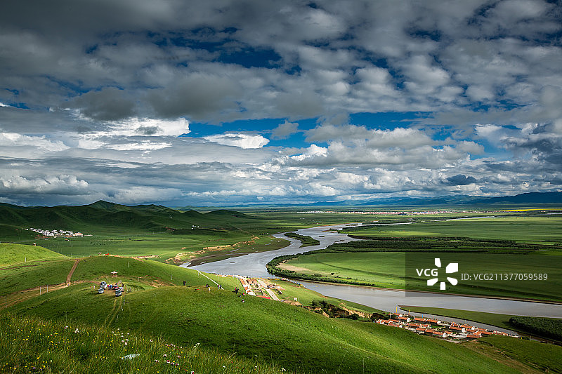 若尔盖草原、唐克,健康,无污染,绿色食品、汽车广告背景、山、白河、牧场、高原、川西、九曲黄河第一湾图片素材