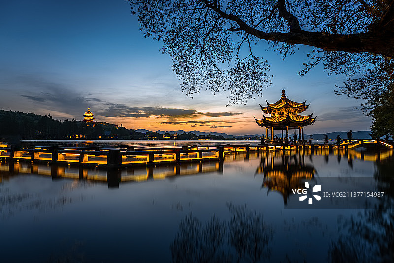 人间西湖四月天图片素材