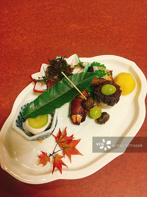 日本料理寿喜烧前菜拼盘图片素材