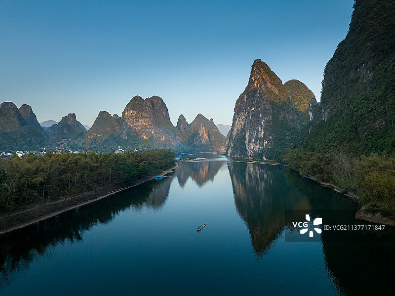 航拍阳朔黄布倒影图片素材