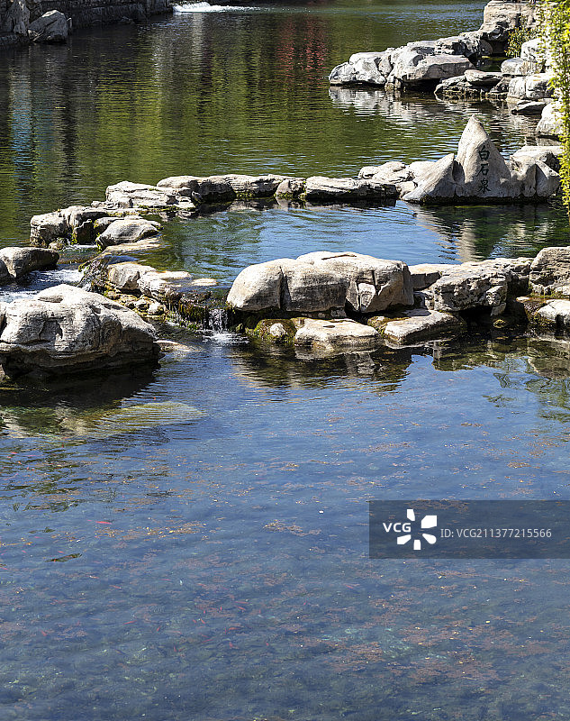 中国山东省济南环城公园白石泉图片素材