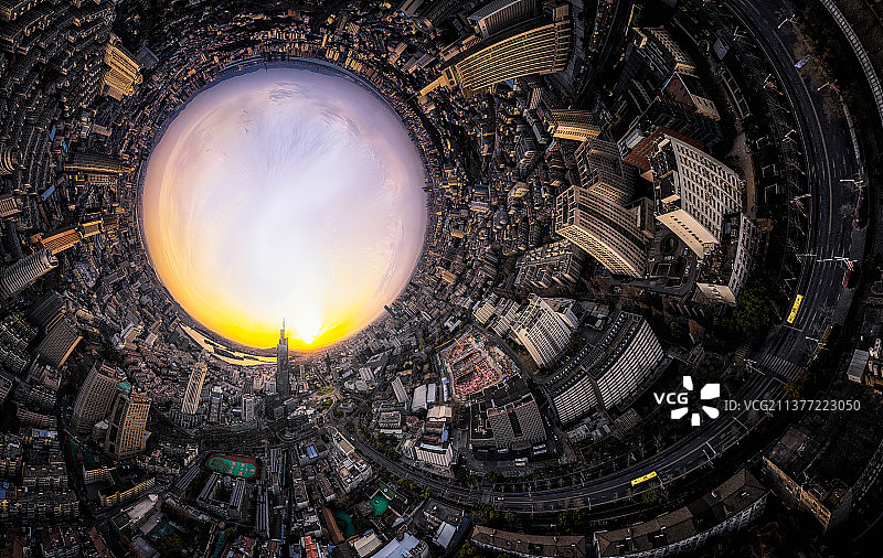 南京紫峰日出水晶球图片素材