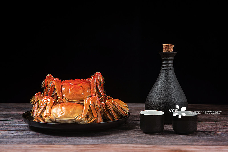大闸蟹和美酒图片素材
