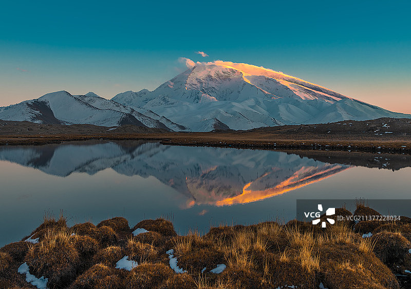慕士塔格峰图片素材