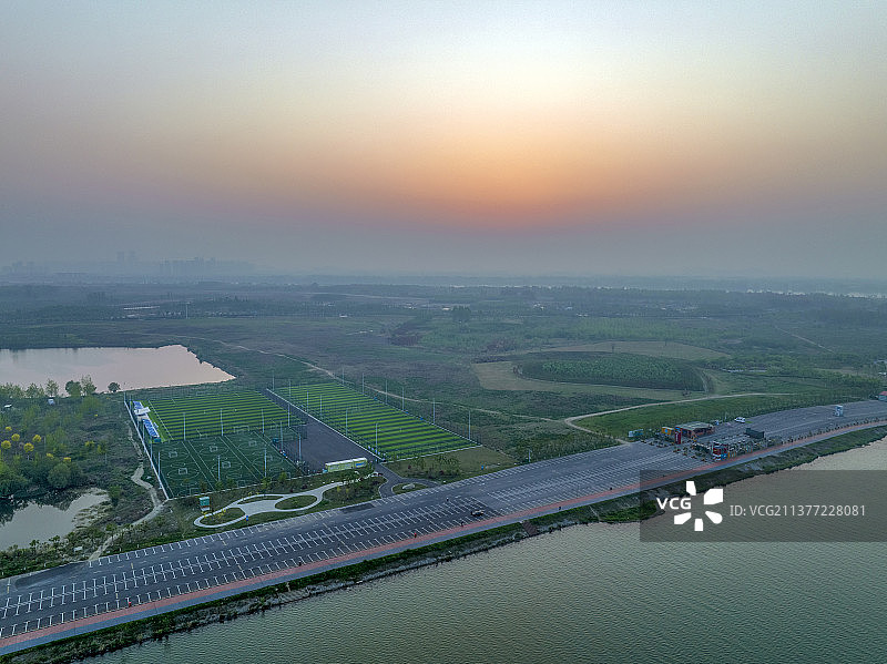 航拍襄阳汉江鱼梁洲朝阳城市自然风光图片素材