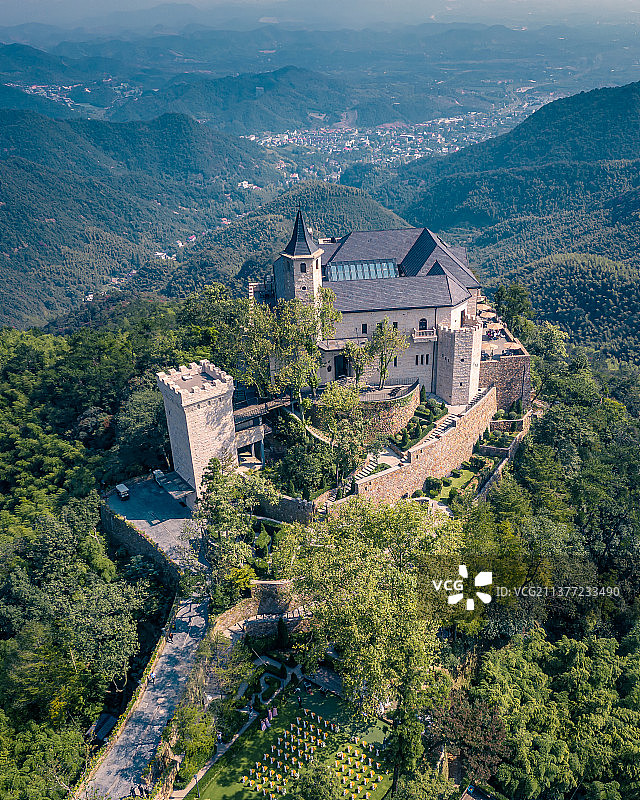 裸心堡春天图片素材
