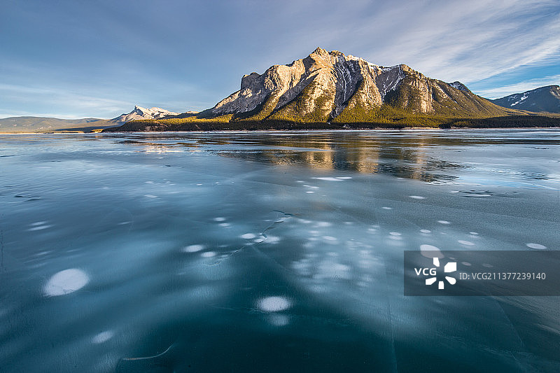 冰封的亚伯拉罕湖气泡湖图片素材