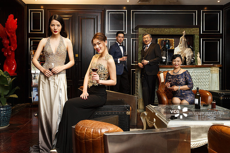 名门望族家庭聚会图片素材