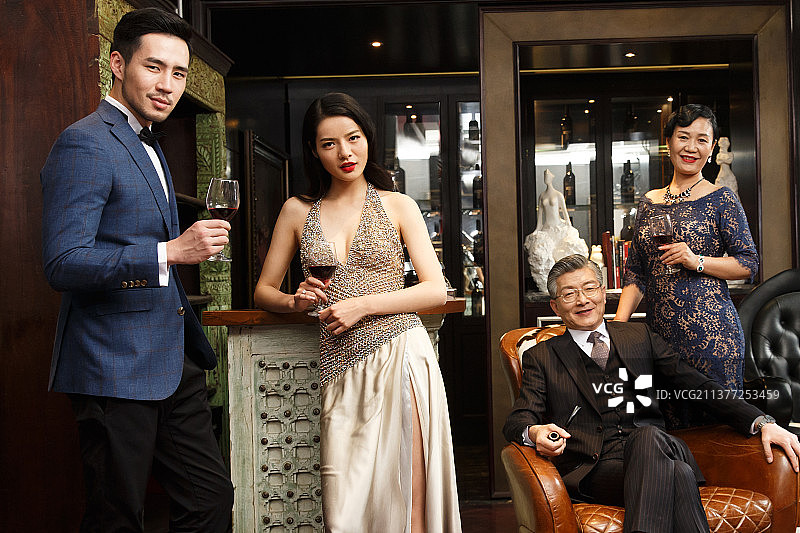 名门望族家庭聚会图片素材