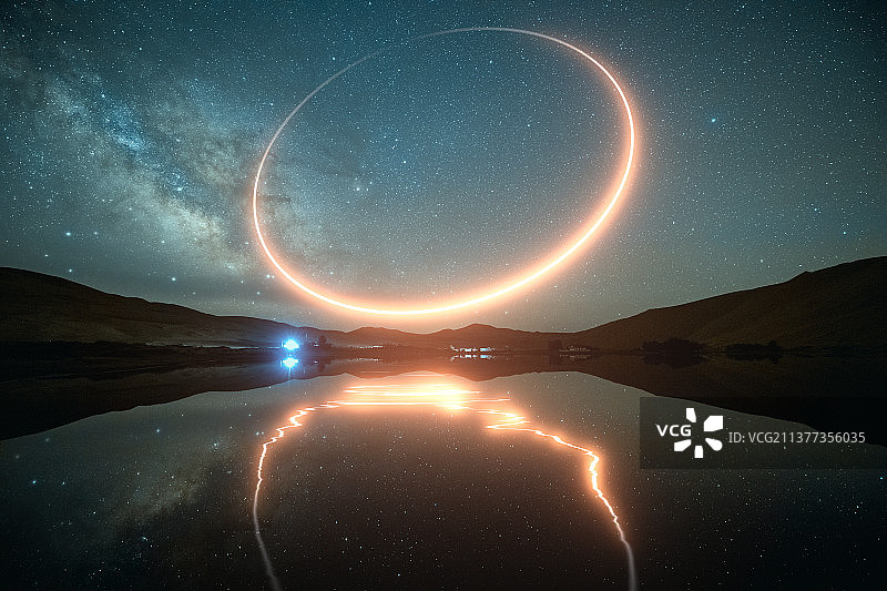 水面星空银河倒影发光体图片素材