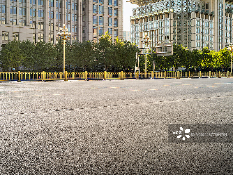 北京长安街机动车道建筑背景汽车广告背景图图片素材