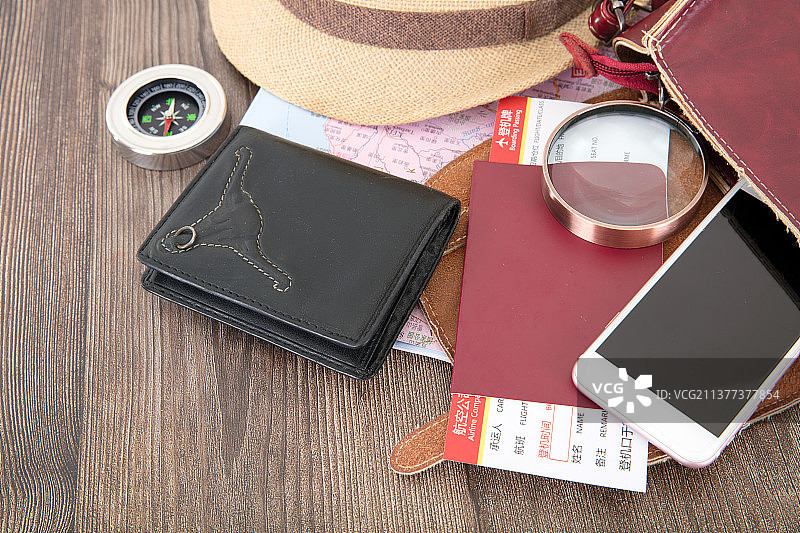 旅游出发前需要准备的各种行李物品图片素材