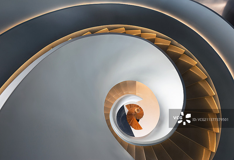 旋转的扇子～图片素材