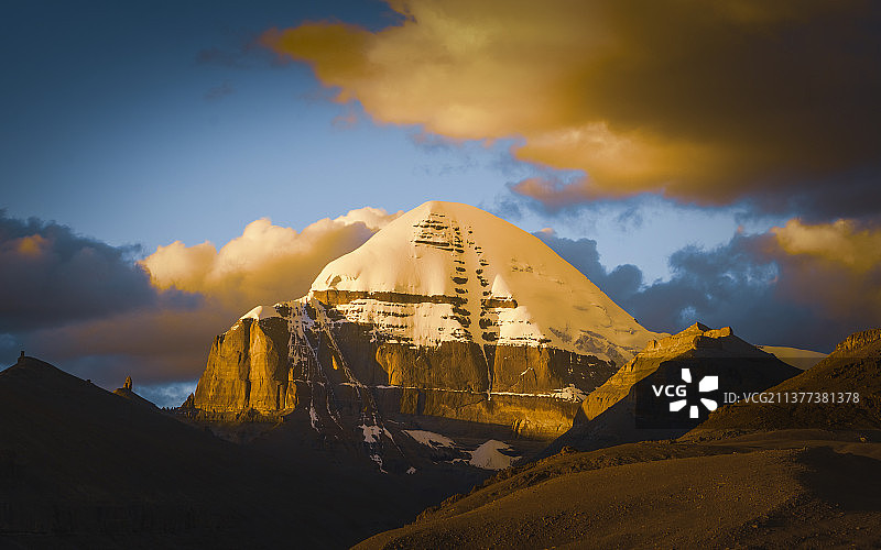 岗仁波齐雪山图片素材