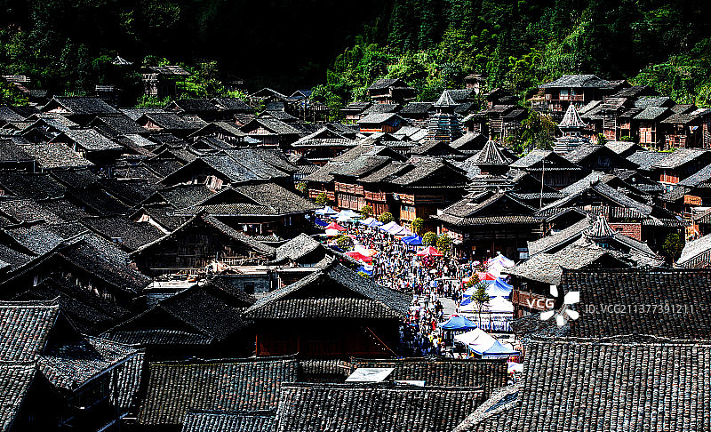 侗寨赶集图片素材