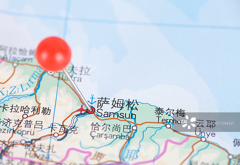 大头钉标注土耳其城市萨姆松在地图上的位置图片素材