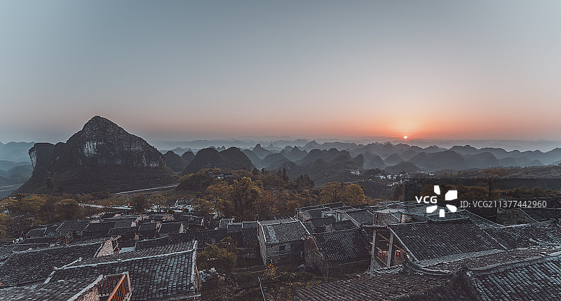 清远连南千年瑶寨日出图片素材