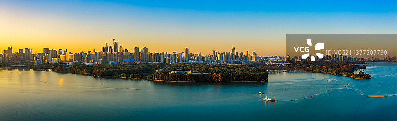 城市天际线日落夜景图片素材
