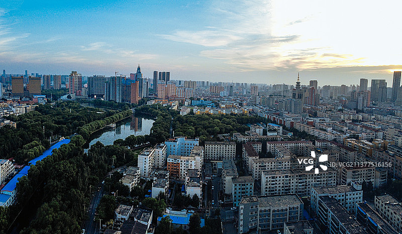 沈阳 沈河区 彩塔街 广播电视塔 青年大街 青年公园 城市广场图片素材