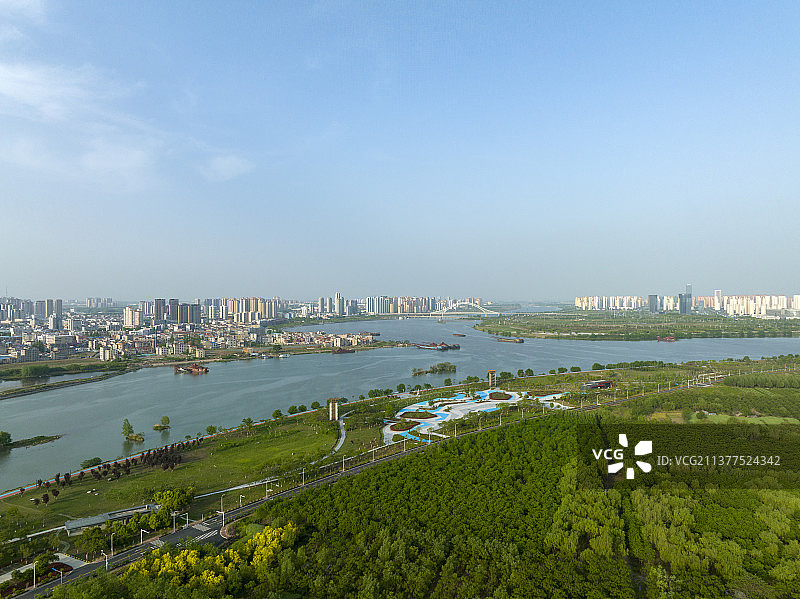 航拍襄阳鱼梁洲城市自然风光图片素材