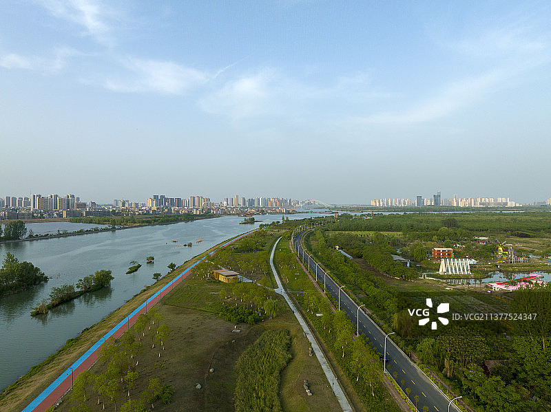 航拍襄阳鱼梁洲城市自然风光图片素材