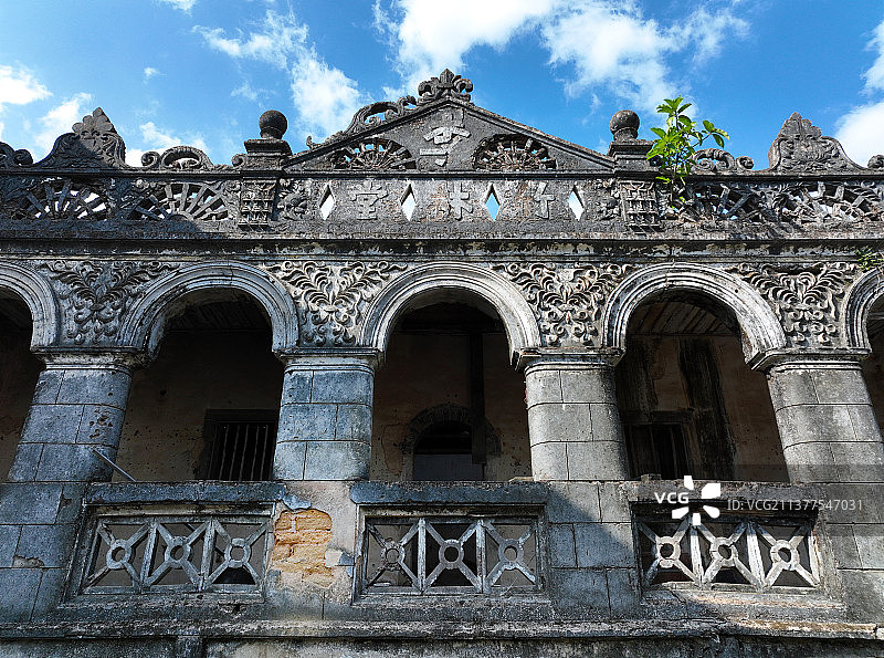 广东省惠州市大亚湾澳头妈庙古村蝴蝶楼竹林楼航拍图片素材