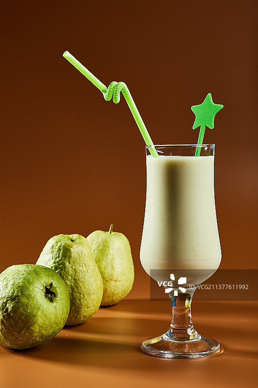 鲜榨番石榴汁图片素材