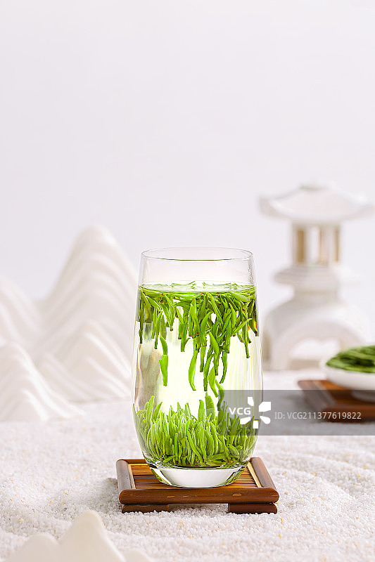 雀舌茶叶冲泡图片素材