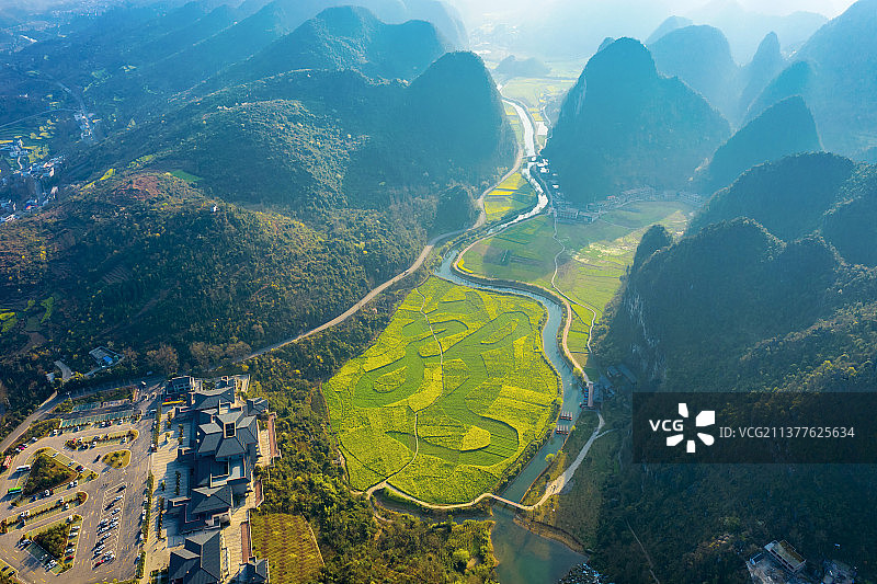 航拍安顺龙字田风光图片素材