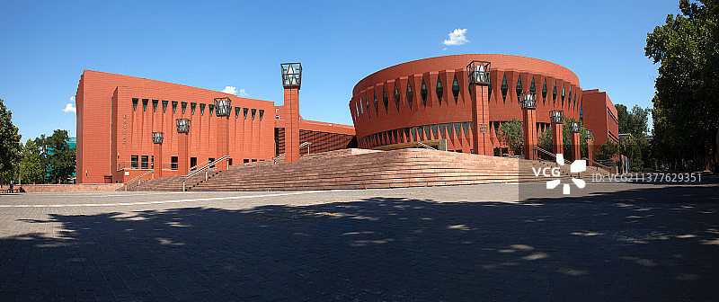 清华大学标志建筑新清华学堂图片素材