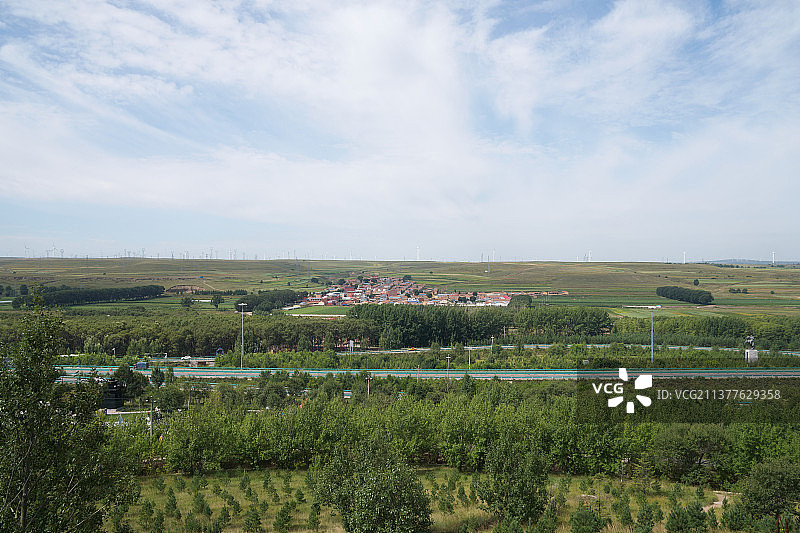 山顶远眺河北省张北县的村庄图片素材